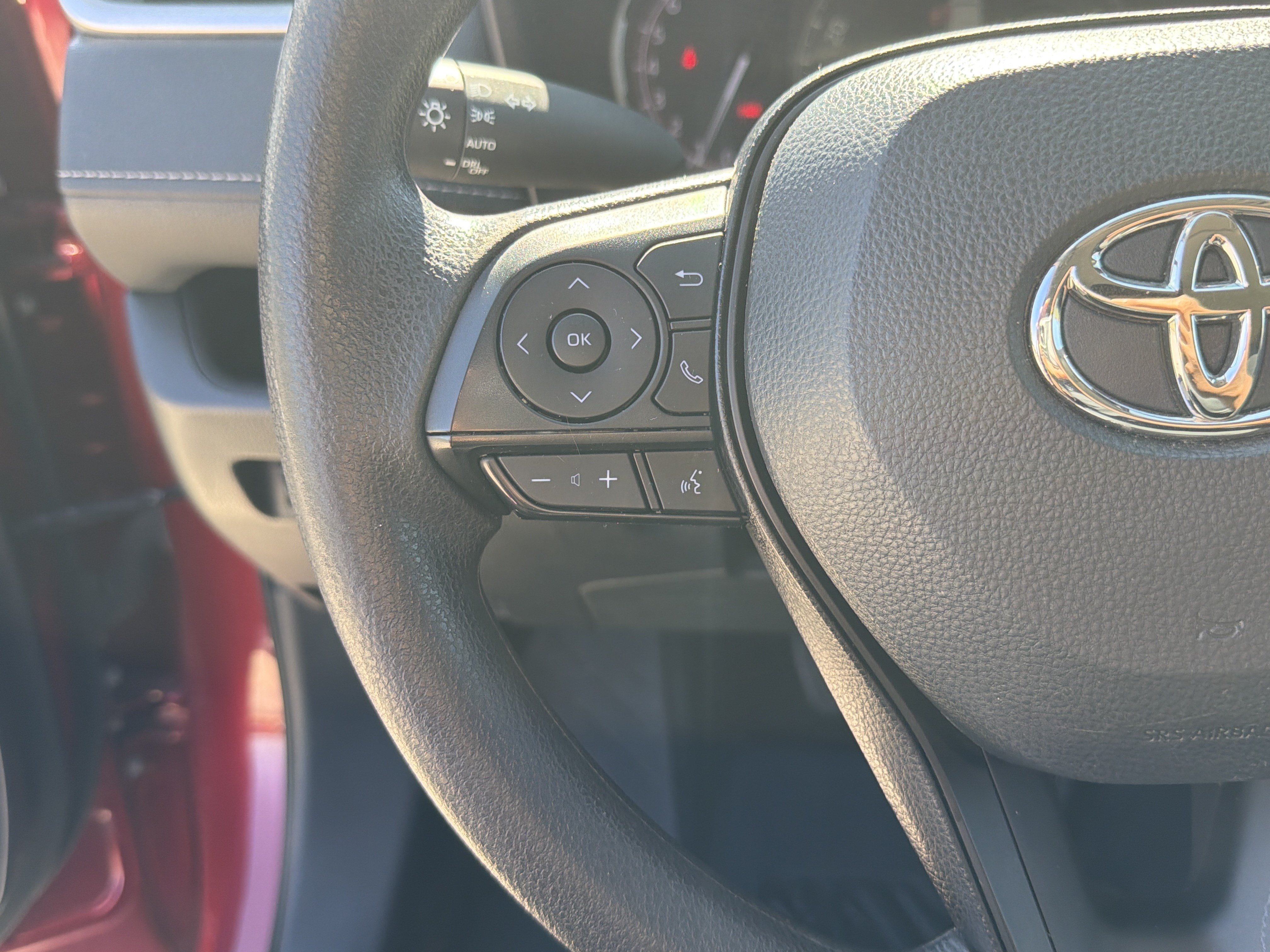 Used 2025 Toyota RAV4 XLE FWD image 23
