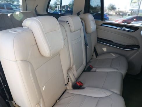 Used 2017 Mercedes-Benz GLS 550 4MATIC image 17