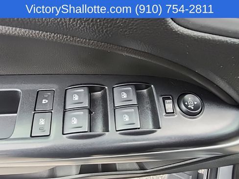 Used 2021 Chevrolet Colorado LT w/ Safety Package RWD image 18