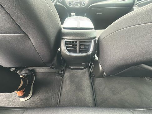 Used 2023 Chevrolet Malibu LT image 24