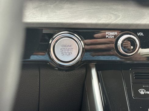 Used 2022 Kia Carnival SX image 22