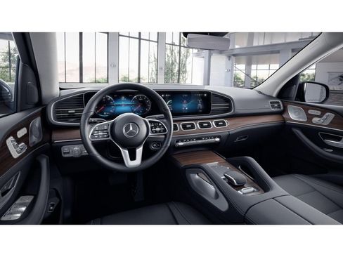 Used 2023 Mercedes-Benz GLS 450 4MATIC image 3