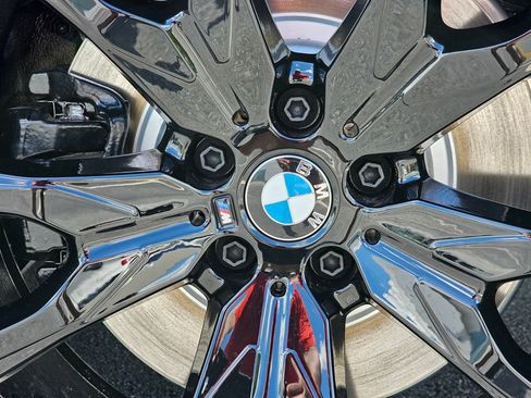 Used 2026 BMW X7 xDrive40i w/ M Sport Package image 11