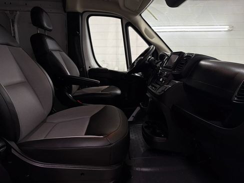 Used 2024 RAM ProMaster 2500 w/ Convenience Group FWD image 29