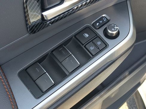 Used 2024 Toyota Sienna XSE FWD image 26