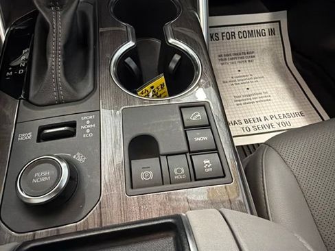 Used 2024 Toyota Highlander Platinum AWD/4WD image 46