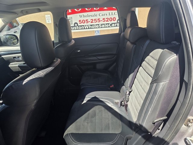 Used 2020 Mitsubishi Outlander SE FWD image 11