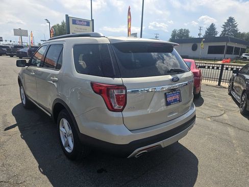 Used 2017 Ford Explorer XLT w/ Equipment Group 202A AWD/4WD image 12