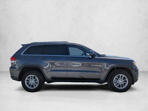 Used 2019 Jeep Grand Cherokee Laredo RWD image 4