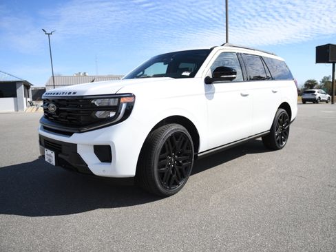 New 2026 Ford Expedition Platinum image 5