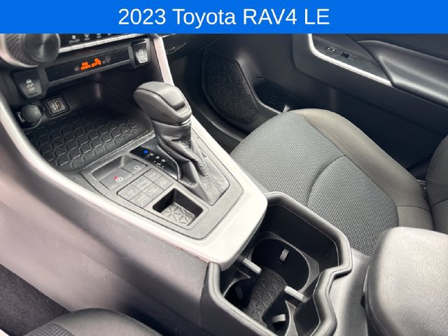 Used 2023 Toyota RAV4 LE AWD/4WD image 23