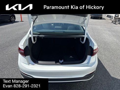 Used 2023 Volkswagen Jetta SE FWD image 10