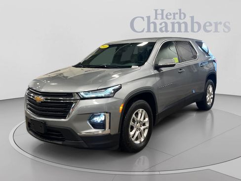 Used 2023 Chevrolet Traverse LS w/ Safety Package AWD/4WD image 4