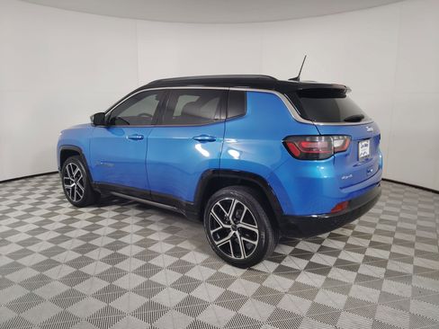 Used 2025 Jeep Compass Limited w/ Elite Group image 3