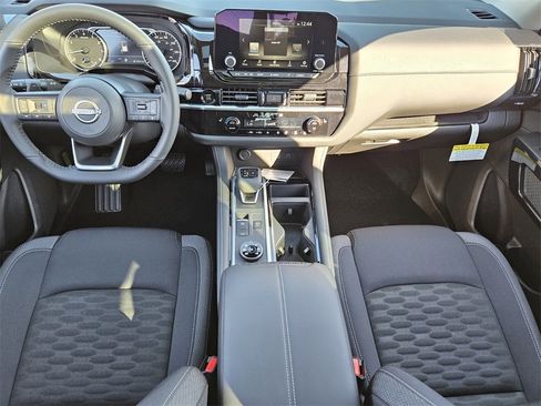 New 2025 Nissan Pathfinder SV image 8