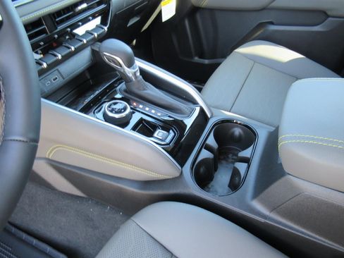 New 2026 Chevrolet Colorado ZR2 AWD/4WD image 18