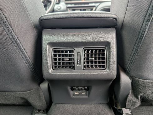 Used 2025 Toyota Camry LE image 7