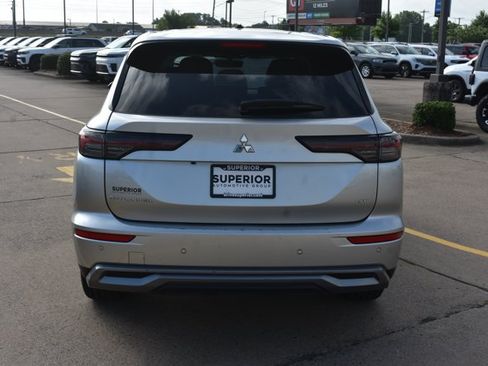 Used 2025 Mitsubishi Outlander SE FWD image 6