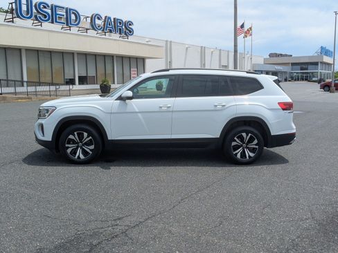 Used 2024 Volkswagen Atlas SE AWD/4WD image 5