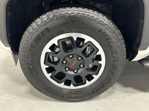 Used 2025 Toyota 4Runner TRD Off-Road AWD/4WD image 61