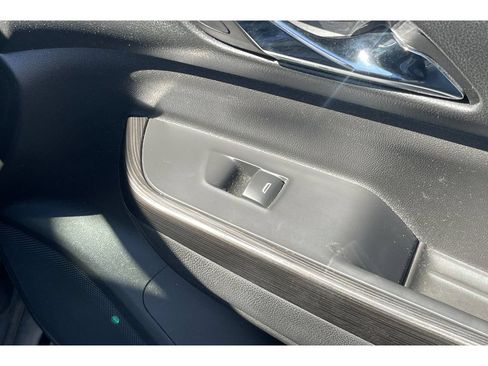 Used 2017 GMC Acadia SLE w/ Driver Alert Package I AWD/4WD image 22