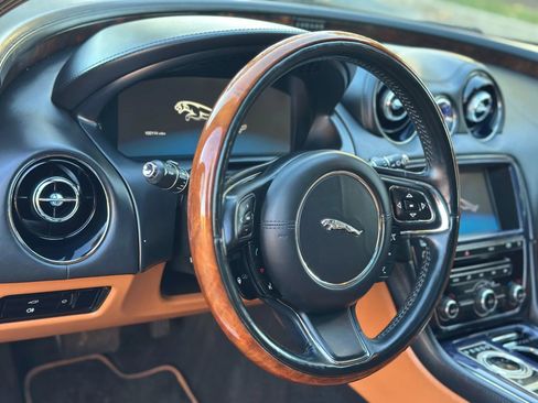 Used 2011 Jaguar XJ L Supercharged image 53