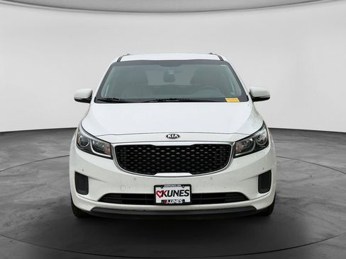 Used 2018 Kia Sedona LX w/ LX Essentials Premium Package FWD image 3