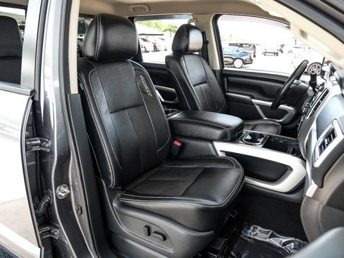 Used 2017 Nissan Titan PRO-4X w/ Pro-4x Convenience Package AWD/4WD image 42