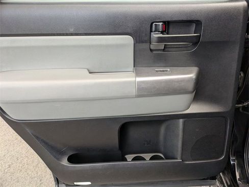 Used 2019 Toyota Sequoia SR5 image 28