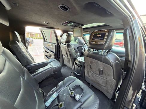 Used 2016 Cadillac Escalade ESV Platinum AWD/4WD image 25