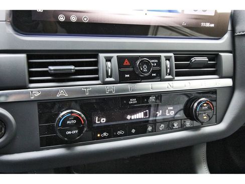 New 2026 Nissan Pathfinder S image 18