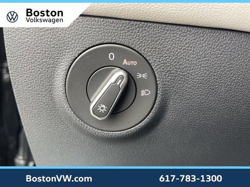 New 2025 Volkswagen Taos SEL image 20