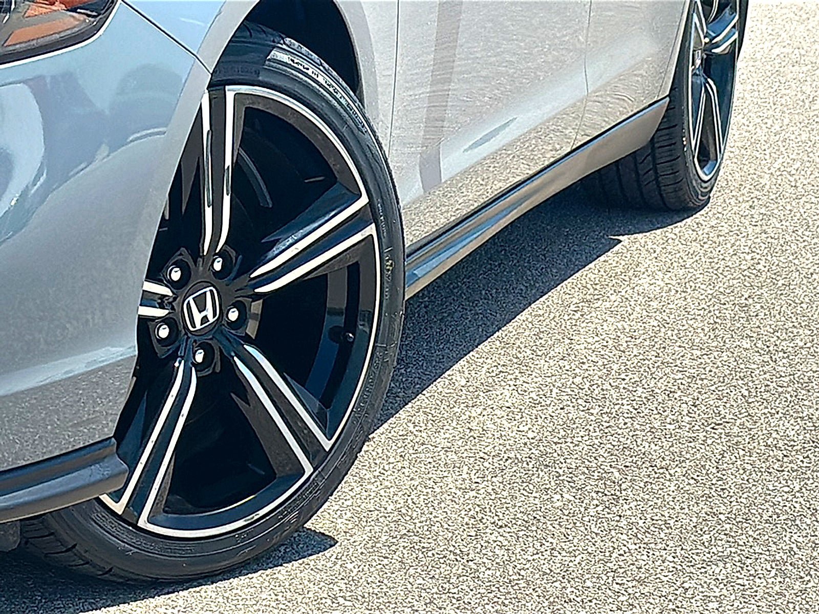 Used 2025 Honda Accord Sport image 3