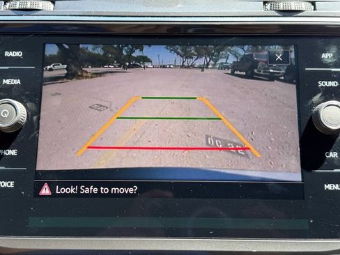 Used 2021 Volkswagen Tiguan SE R-Line FWD image 14