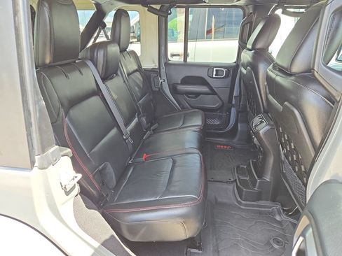 Used 2018 Jeep Wrangler Unlimited Rubicon AWD/4WD image 15