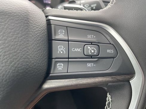 New 2025 Jeep Grand Cherokee L Limited w/ Black Appearance Package image 31