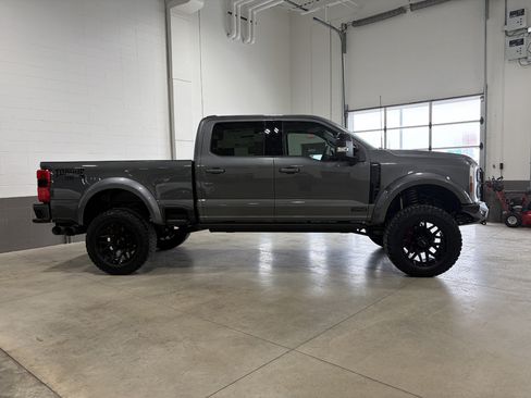 New 2026 Ford F250 Lariat w/ Black Appearance Package AWD/4WD image 5