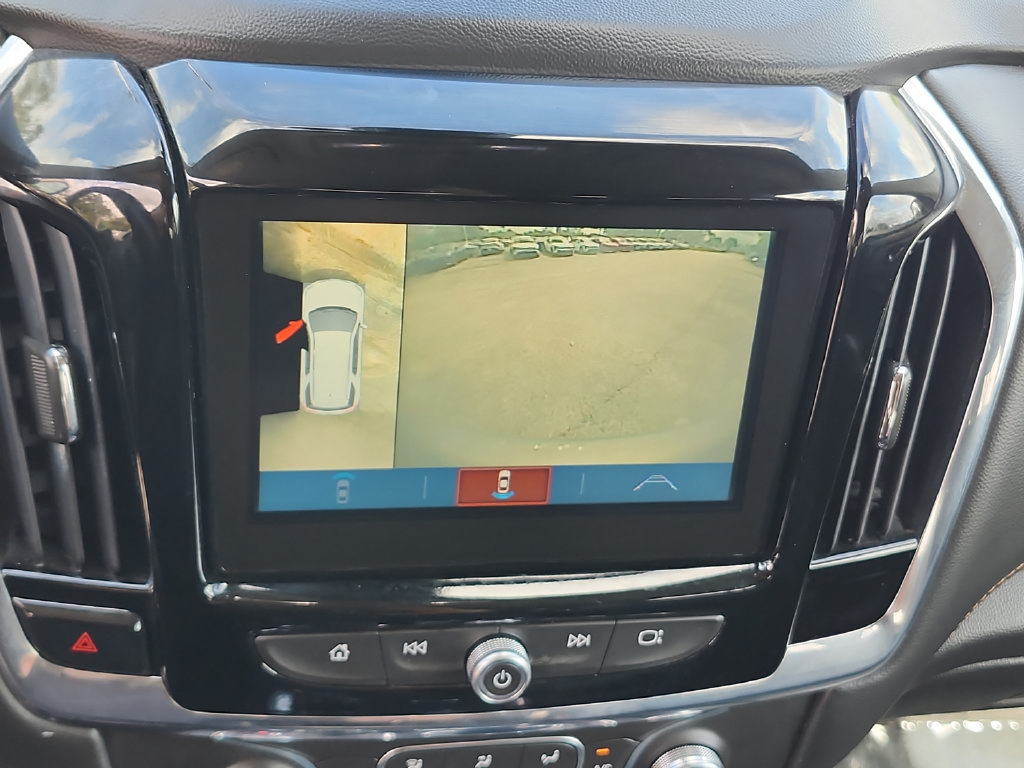 Used 2018 Chevrolet Traverse LT FWD image 27