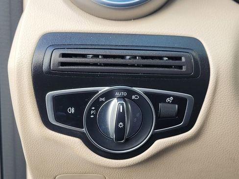 Used 2019 Mercedes-Benz GLC 300 image 28