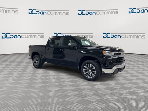 Used 2025 Chevrolet Silverado 1500 LT AWD/4WD image 2