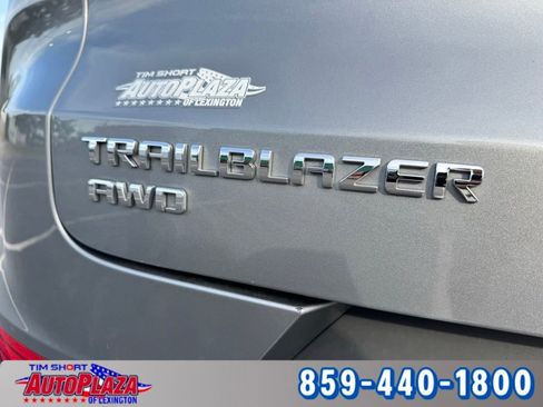 Used 2025 Chevrolet TrailBlazer LT AWD/4WD image 14
