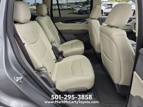 Used 2024 Cadillac XT6 Premium Luxury w/ Technology Package FWD image 16
