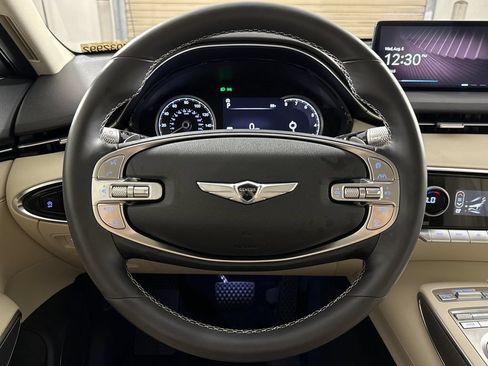 Certified 2025 Genesis GV70 2.5T w/ Select Package AWD/4WD image 17