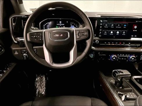 Used 2024 GMC Sierra 1500 Elevation w/ Elevation Premium Package AWD/4WD image 6
