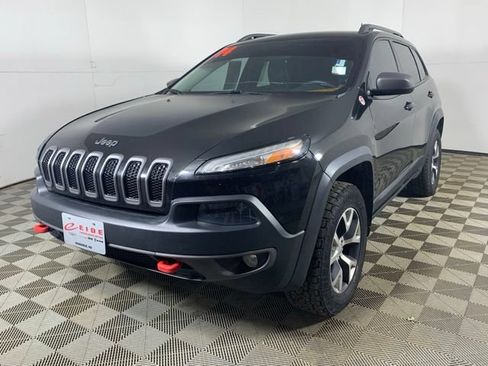 Used 2014 Jeep Cherokee Trailhawk w/ Leather Interior Group AWD/4WD image 10