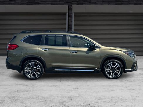 Used 2024 Subaru Ascent Touring AWD/4WD image 3