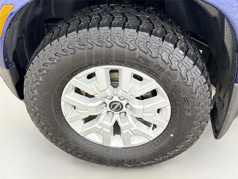 Used 2023 Nissan Frontier SV w/ SV Premium Package image 31