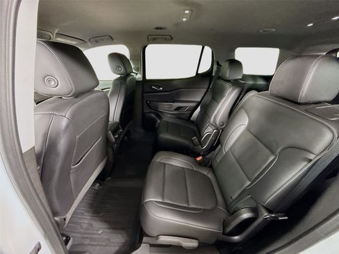 Used 2023 GMC Acadia SLT w/ Technology Package image 18