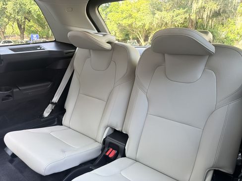 Certified 2023 Volvo XC90 B6 Plus w/ Protection Package Premier AWD/4WD image 19