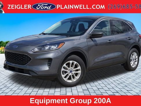 Used 2022 Ford Escape SE w/ Cold Weather Package AWD/4WD image 1